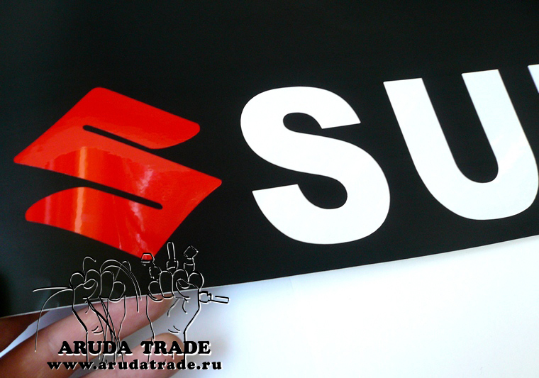 Наклейка на стекло Suzuki (черная основа)