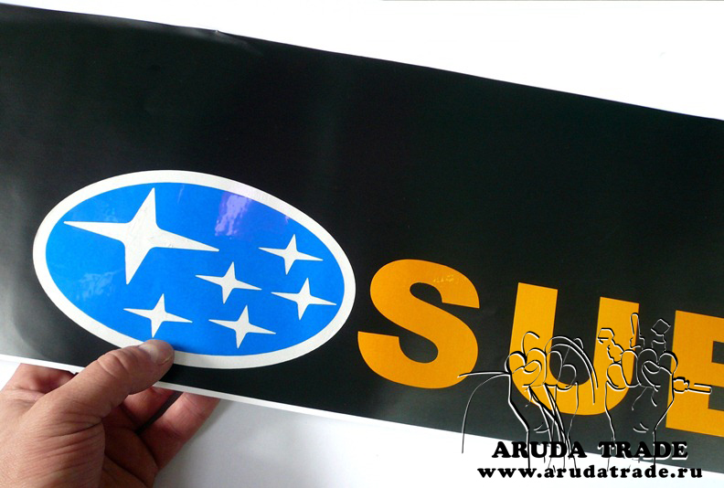 Наклейка на стекло Субару желтые звезды (черная основа)