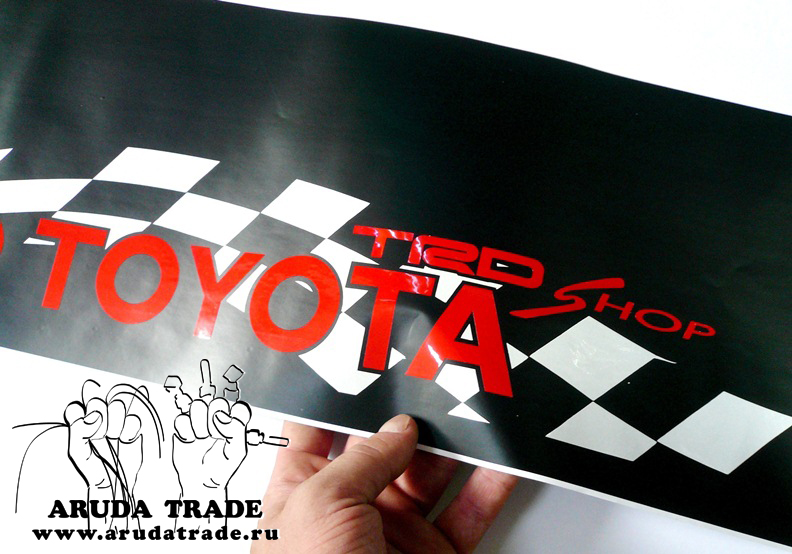 Наклейка на стекло Toyota TRD флаг (черная основа)