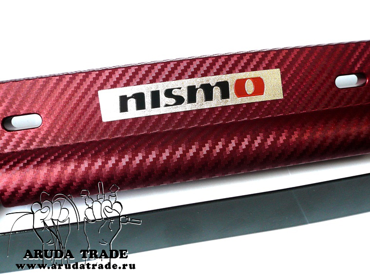 Рамка под номер с изменением угла наклона Nismo (под карбон) красная